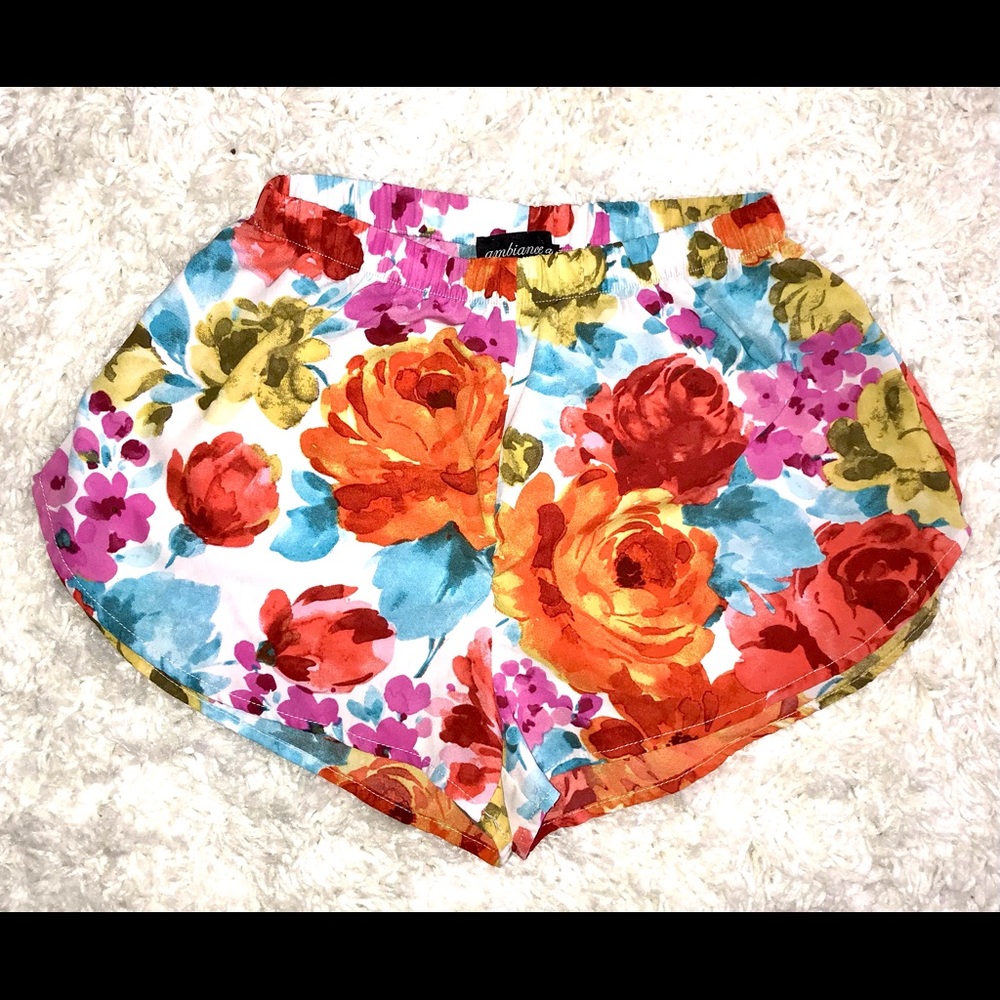 Women’s ambiance apparel floral shorts size S